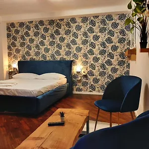 https://green-room.barihotels.org