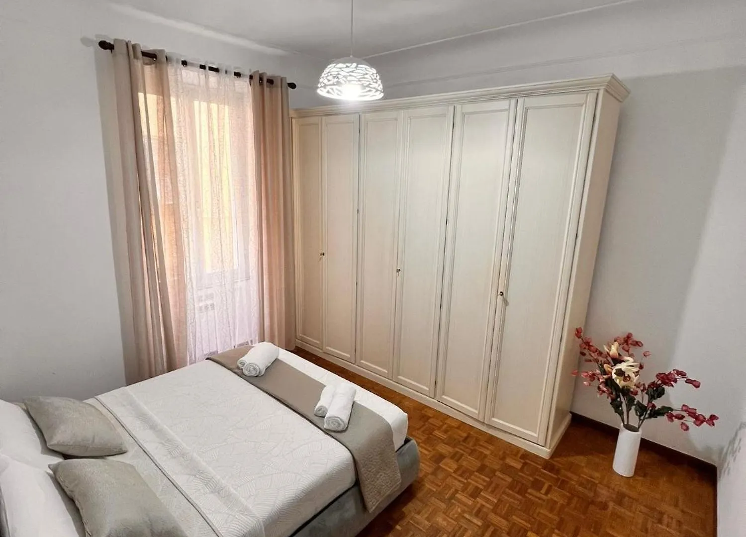 Casa Di Esti contacts